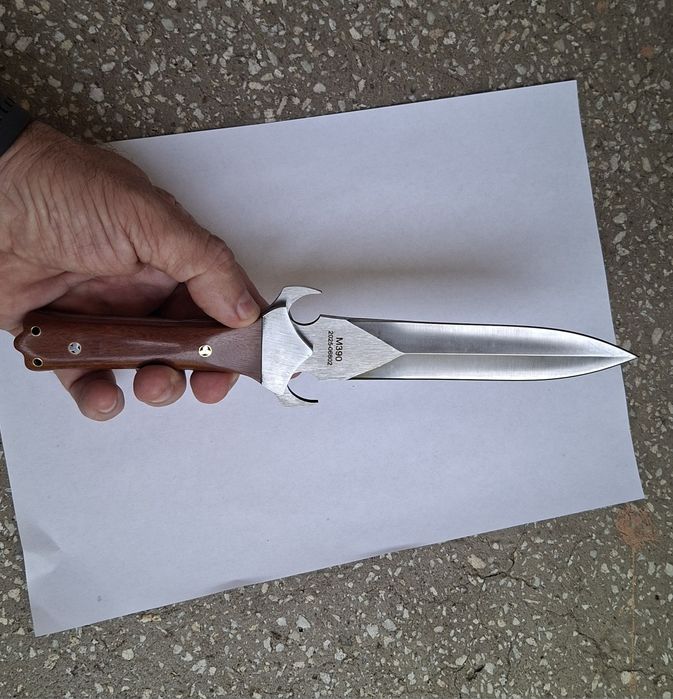 Cuțit vânătoare cu dublu tăiș ( tip sabie ) – 225g – 25,5 cm