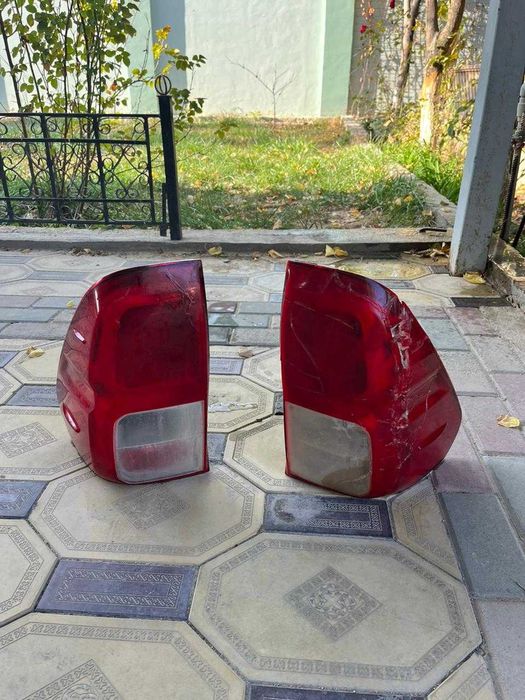 Задний габаритный фонарь на Toyota Hilux 2018 года