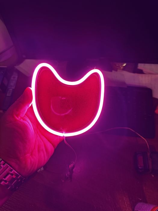 Neon yozuvlar va  reklama/Неон вывески и декорации