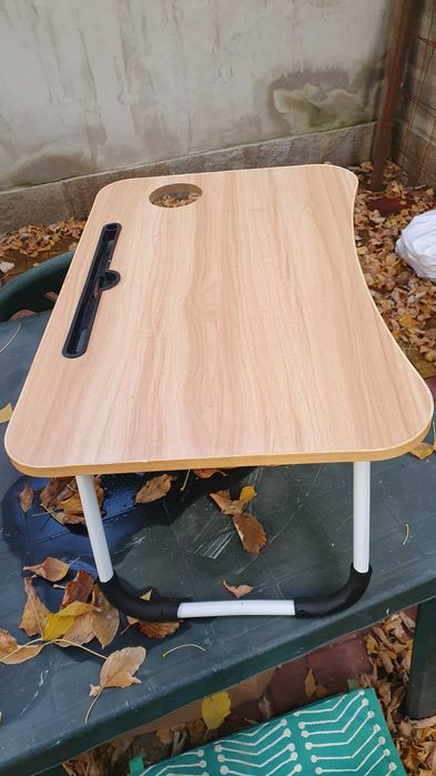 Сгъваема масичка за лаптоп с отделение за чаша