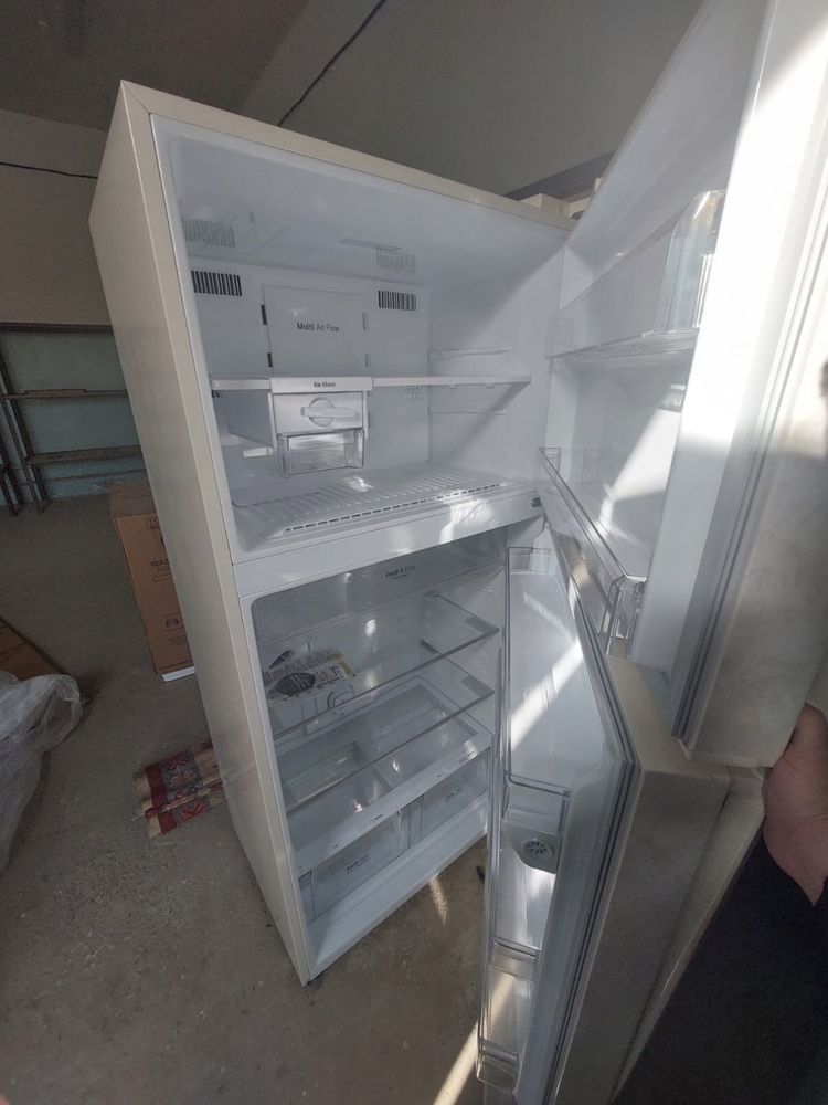 Продается холодильник и тв