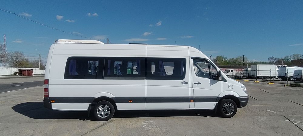 Inchiriez microbuz  Transport persoane  17 locuri 9 locuri
