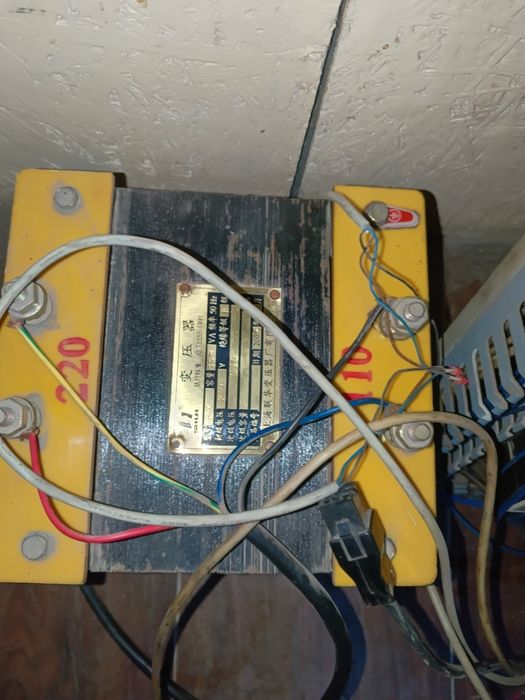 Понижающий трансформатор с 220, на 110вольт