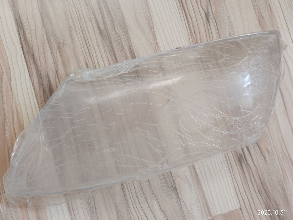 Стекло для фары, "Гранты", левое. Новое. Одно.