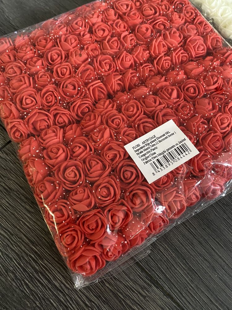 Trandafiri spuma roșii