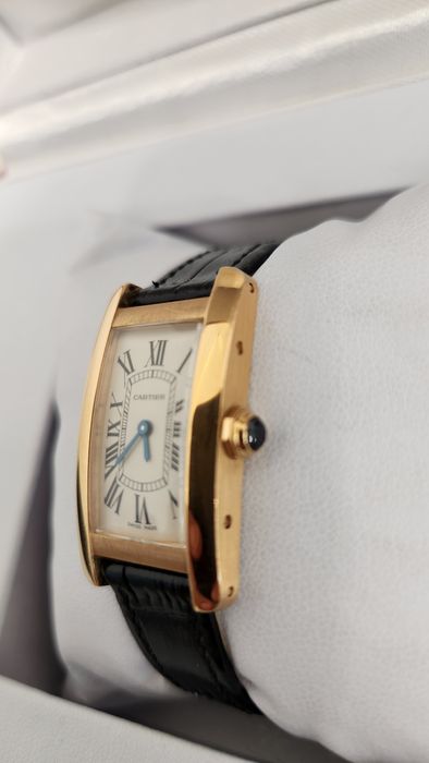 Золотые часы Cartier tank Оригинал.