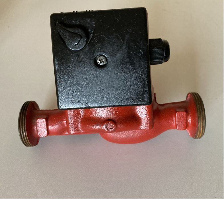 Циркулационна помпа GRUNDFOS UPS 25-40 180