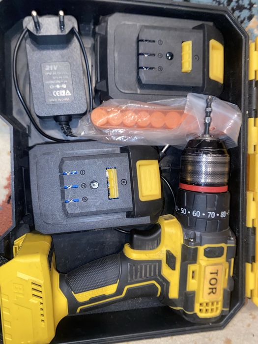 Продам шуруповерт в хорошем состоянии