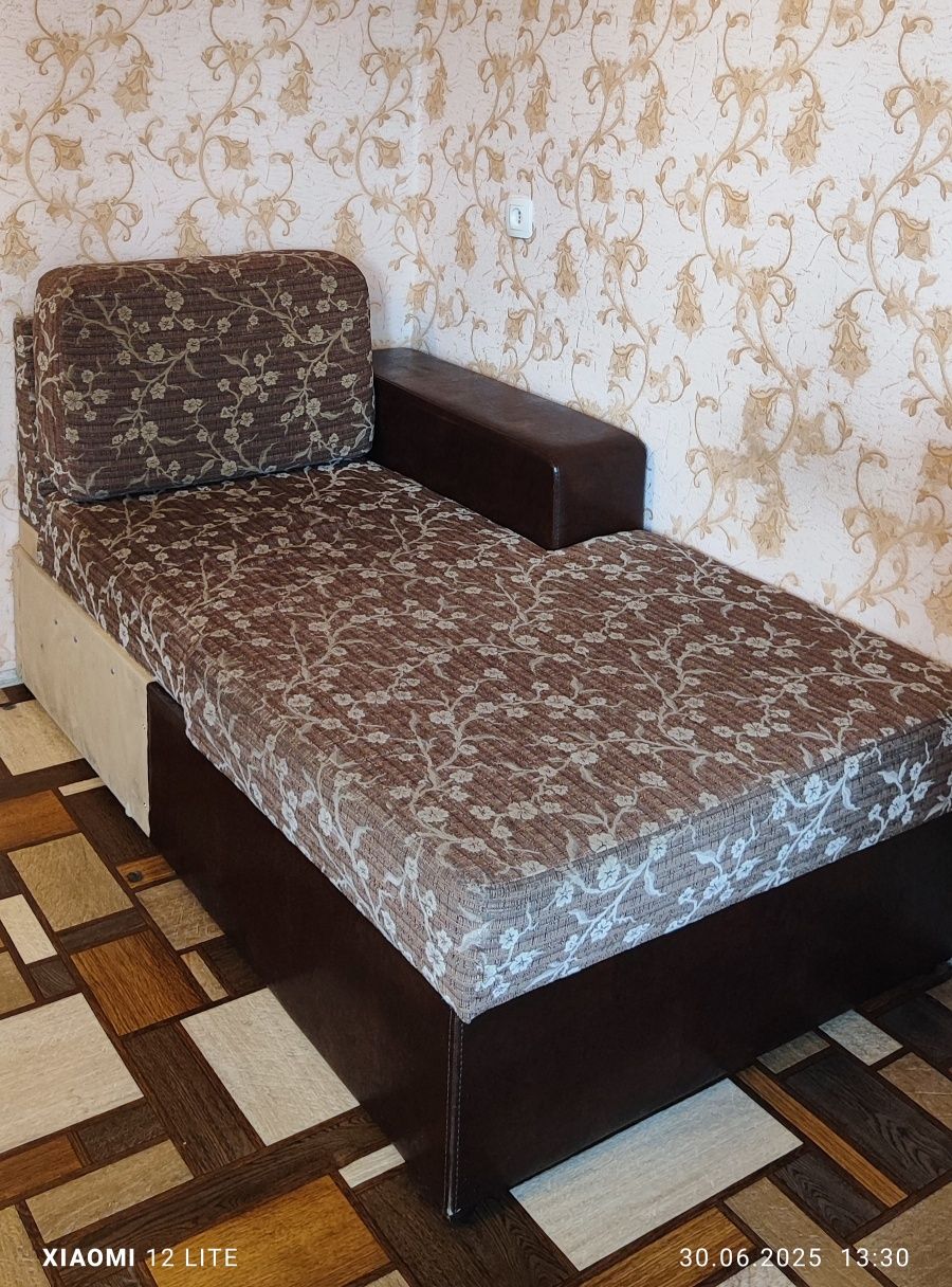 Отдам даром диван