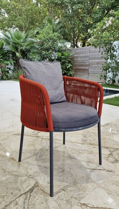 Кресло на металическом каркасе