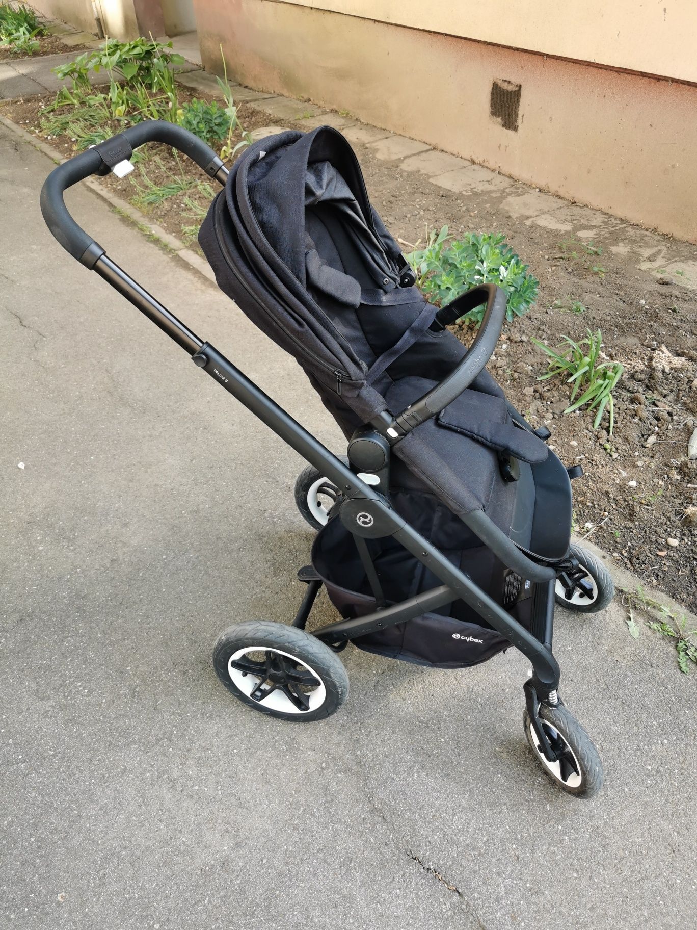 Vând cărucior cybex 3 in 1