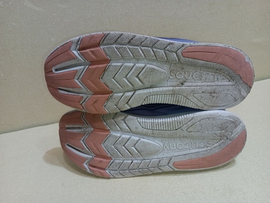 Saucony N 38,5- 25 лв