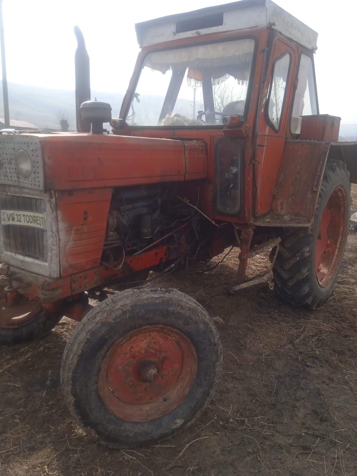 Vând tractor utb 650 in stare buna de funcționare