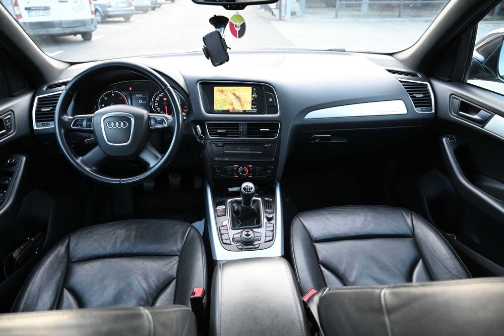 Audi Q5 2.0 TDI - Quattro - Diesel - Manual -2011