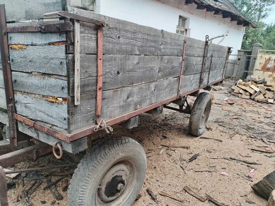 Vând căruță (ștraf pentru tractor)