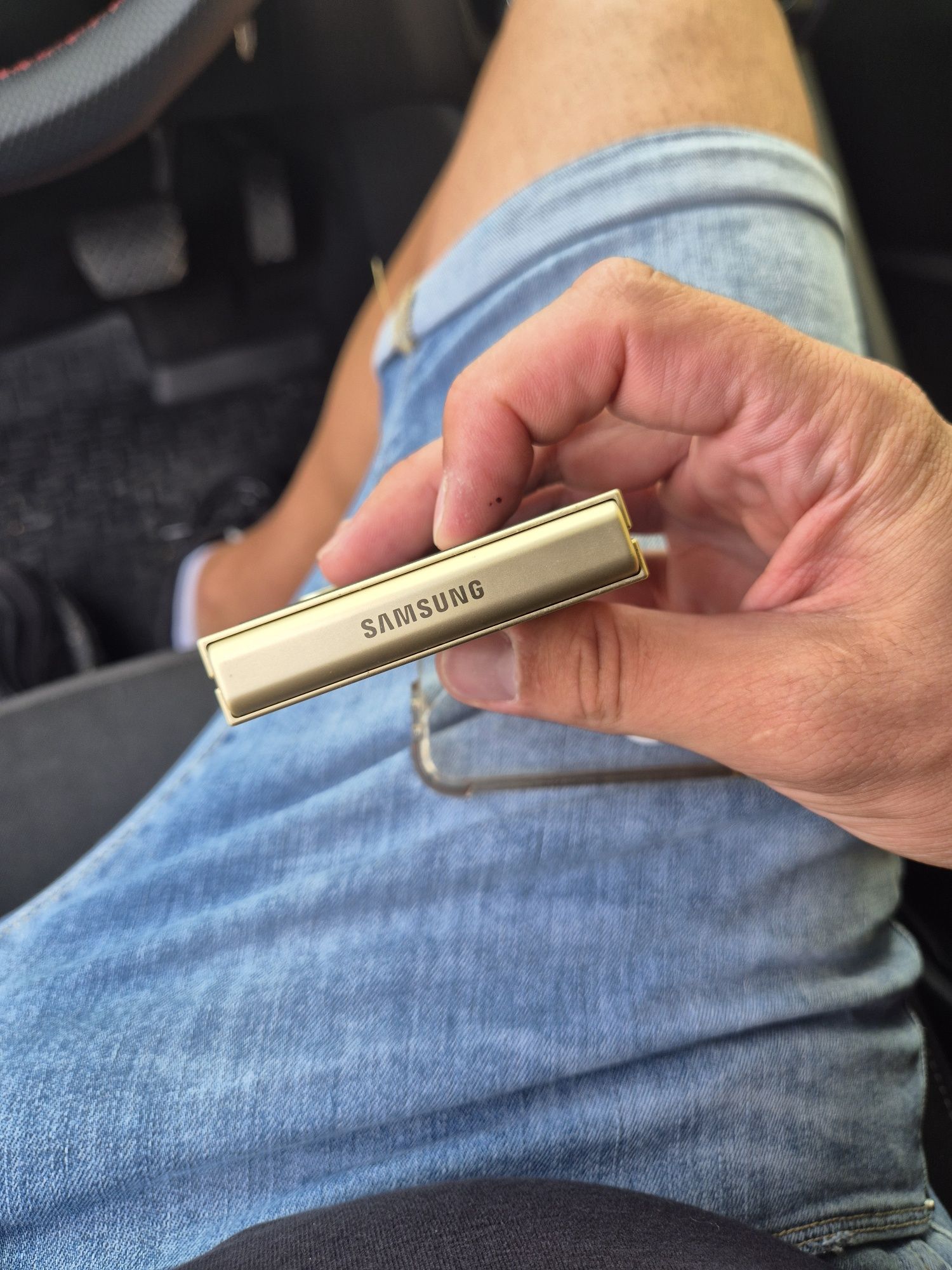 Samsung Z Flip 6  части