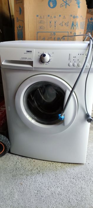 Пералня Zanussi ZWG6100K, 6 кг, 1000 RPM, клас A+
