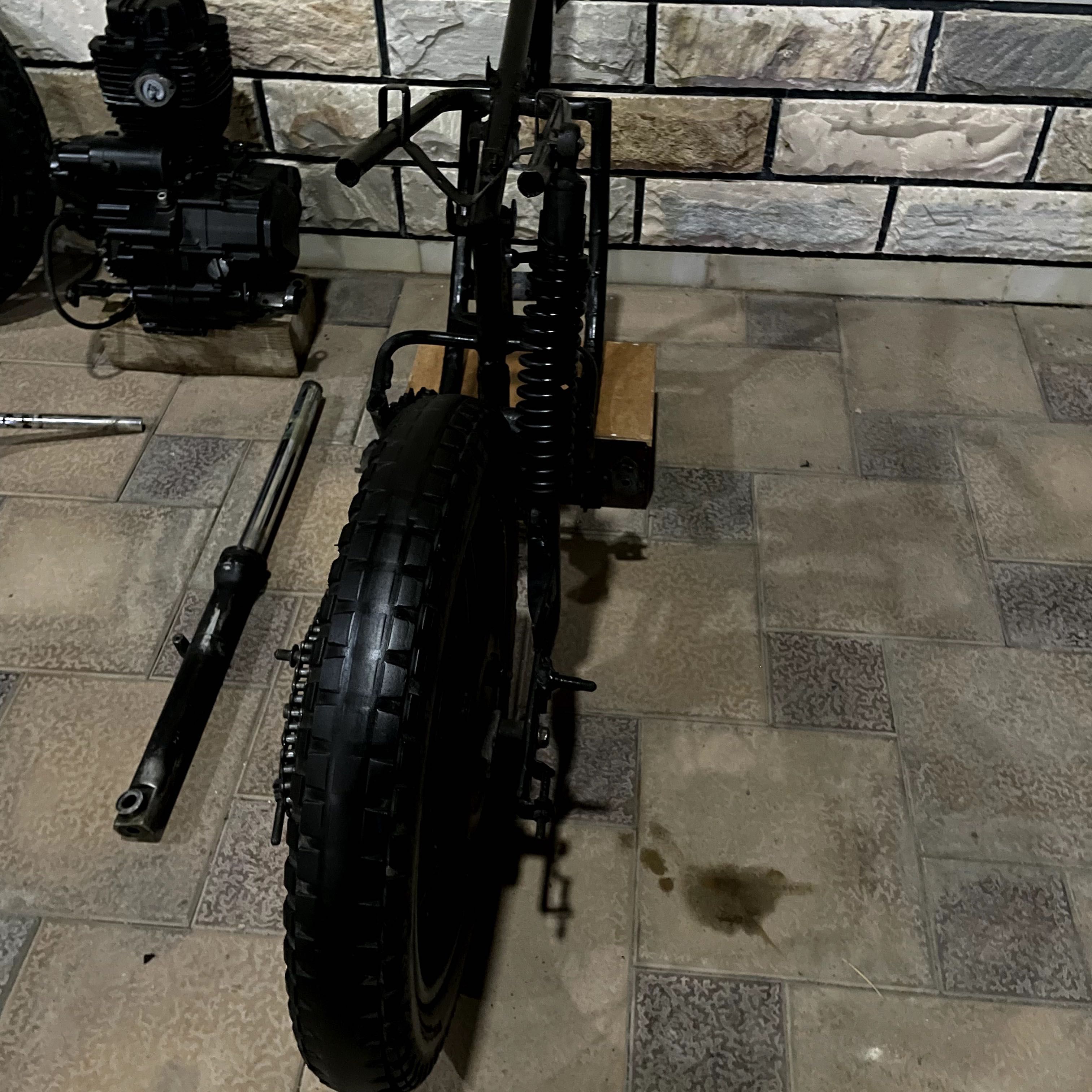 cafe racer 200 kub pod projekt