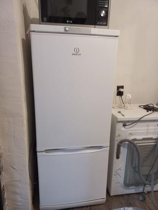 Холодильник INDESIT