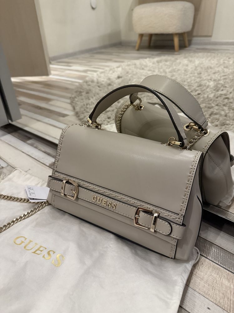 НОВА Дамска чанта Guess