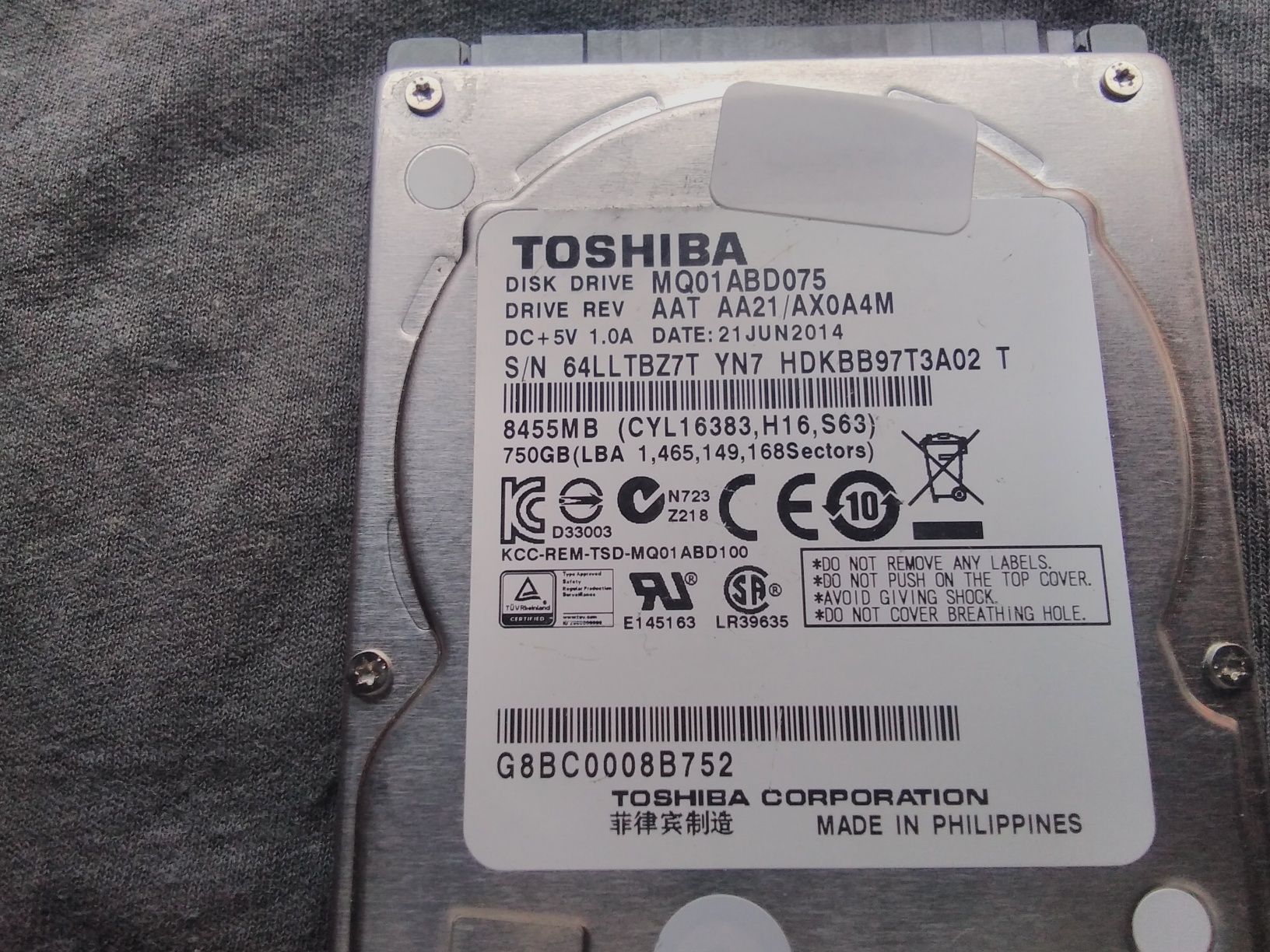 оригинален хард диск за лаптопи Тошиба 750GB-перфектен