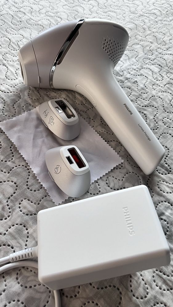 Фотоепилатор Philips Lumea Prestige