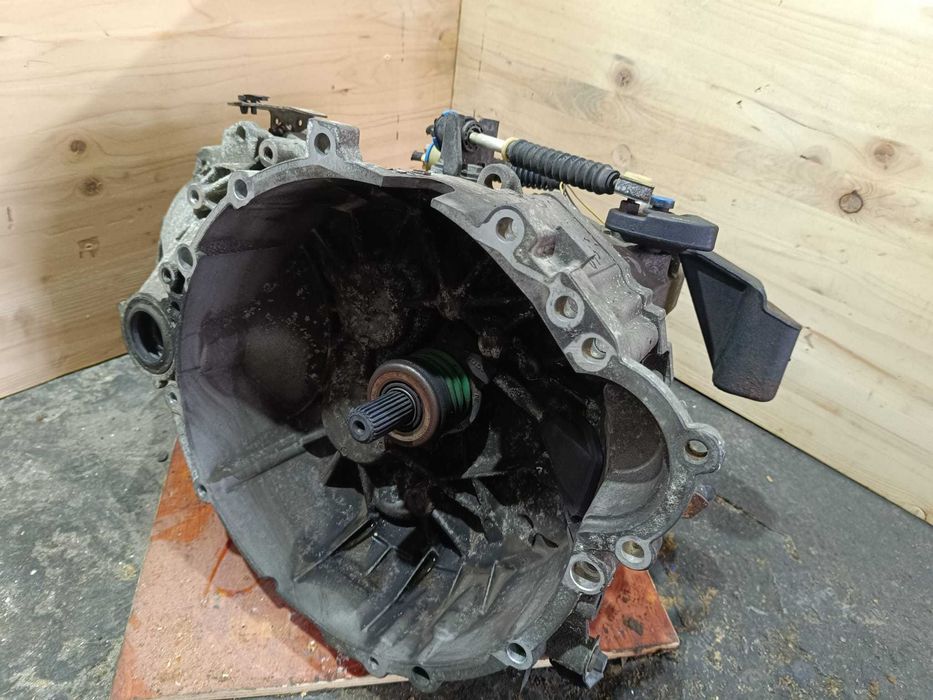 Cutie viteze 5 trepte manuala Volvo V70 S60 S80 2.4 bi fuel 2000- 2006