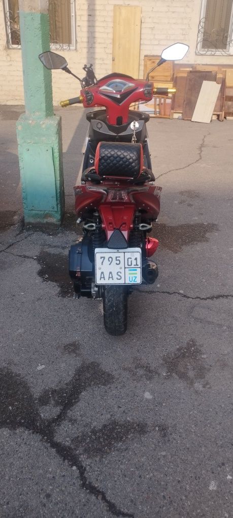 Срочно продам скутер 180куб