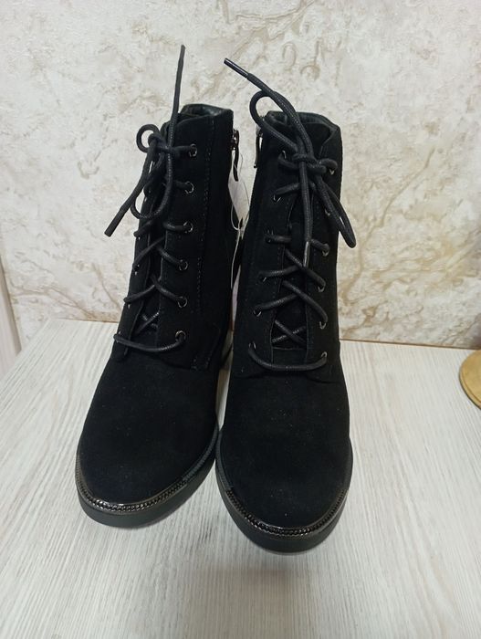 Замшевые сапожки