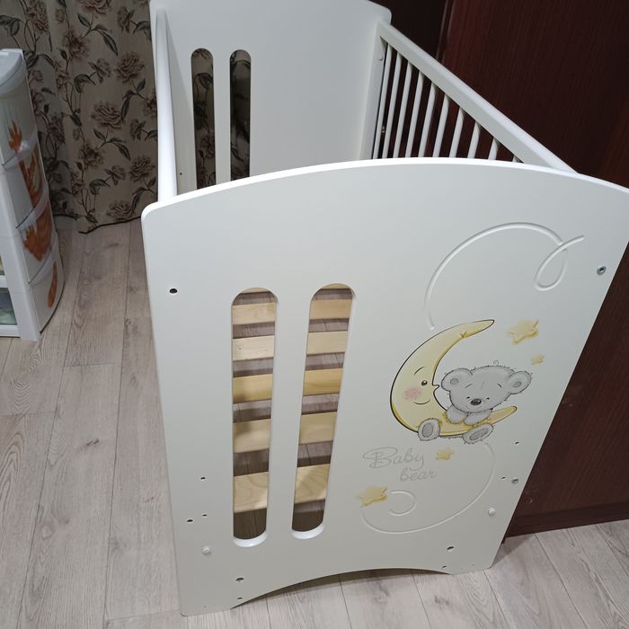 Детская кровать с маятником. Соня Верес натуральное дерево- бук .