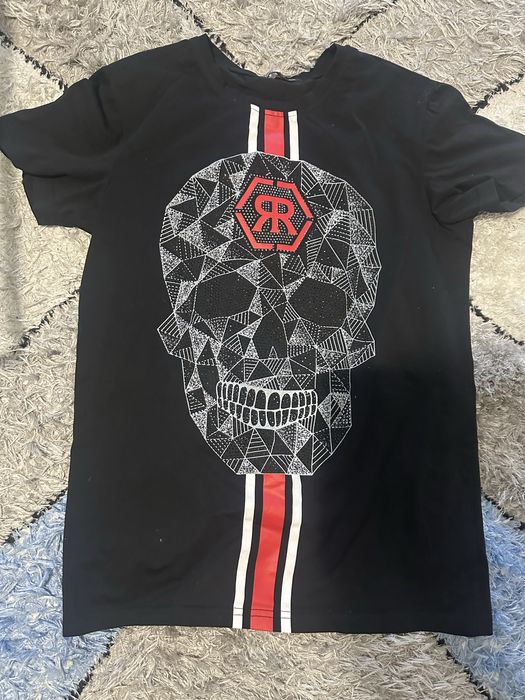 тениска с череп!