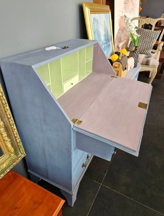 Винтидж писалище състарено в Рустик стил!