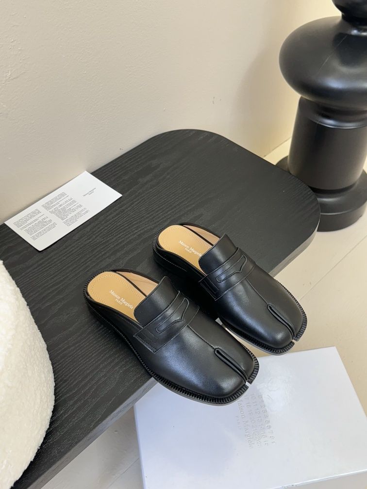 Papuci saboti Maison Margiela, negru, tip Premium