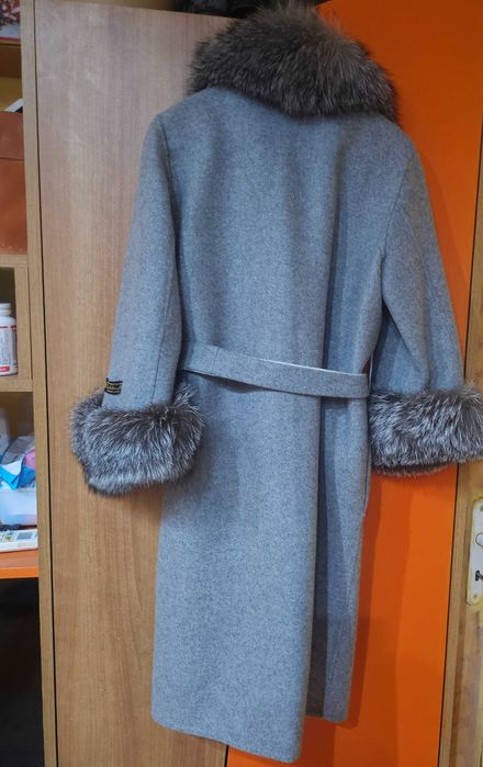 Дамско палто алпака и естествен косъм.