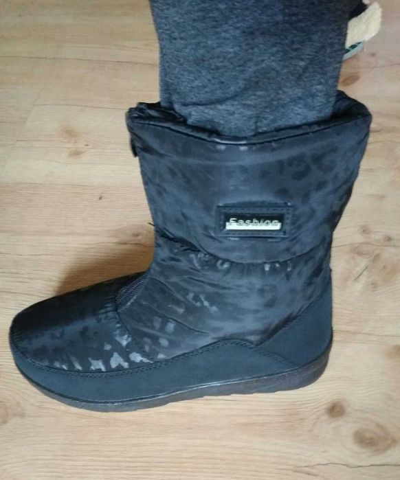 Страхотни дамски апрески с  цъп отпред 38 и 39