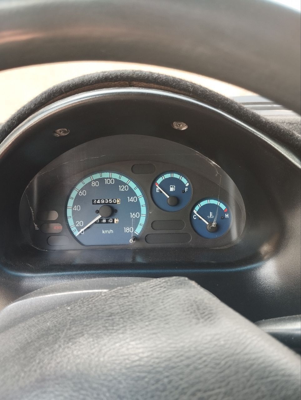 Moshina matiz sotladi