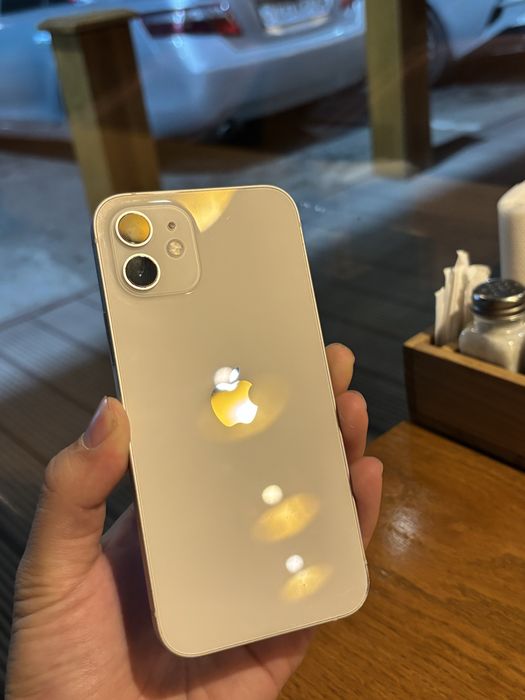 iPhone 12 в идеальном состоян