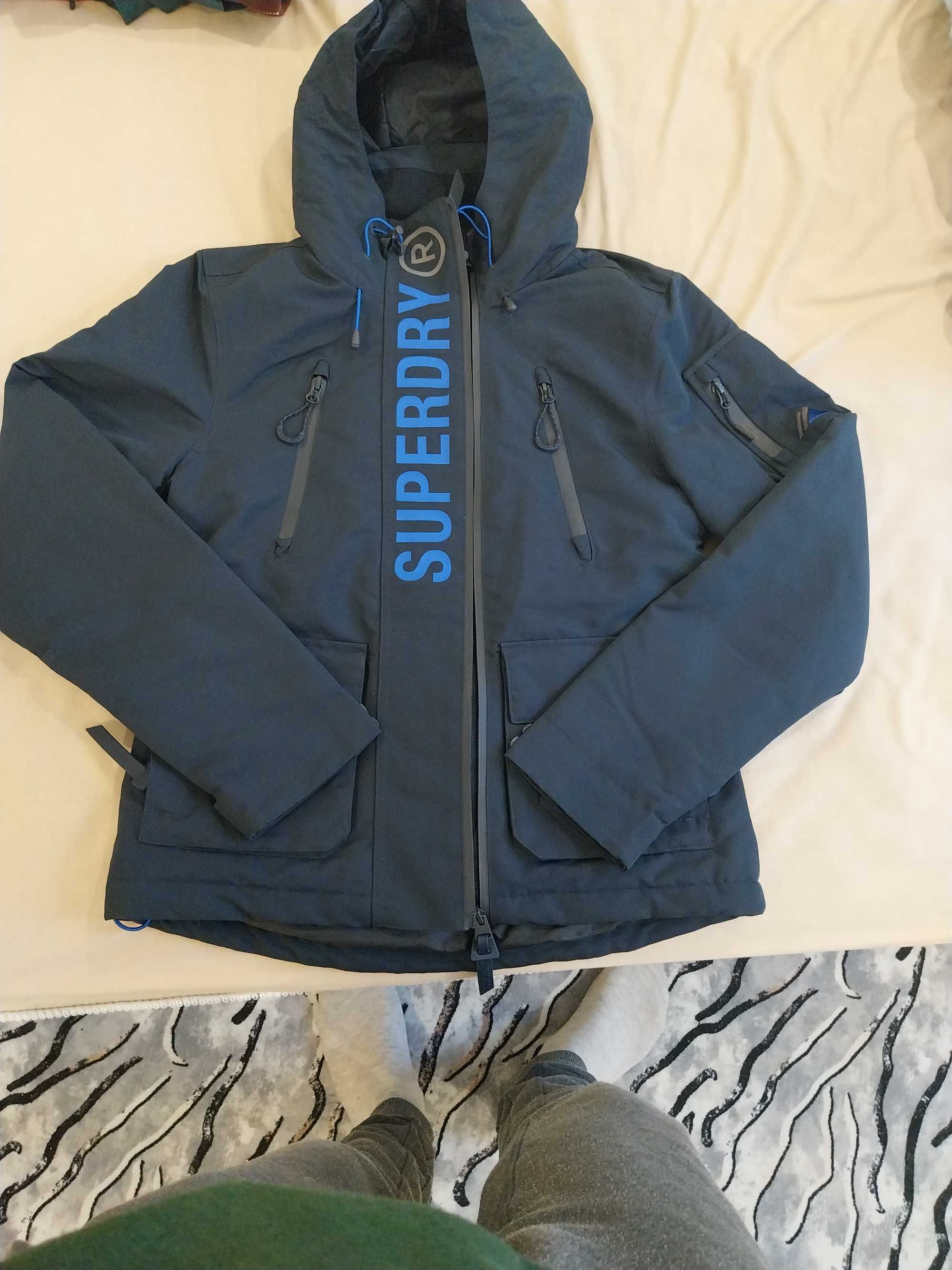 Яке на SuperDry.