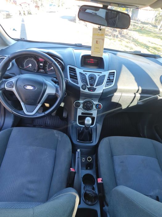 Vând Ford Fiesta 1.25 benzină - An 2012 - Euro 5
