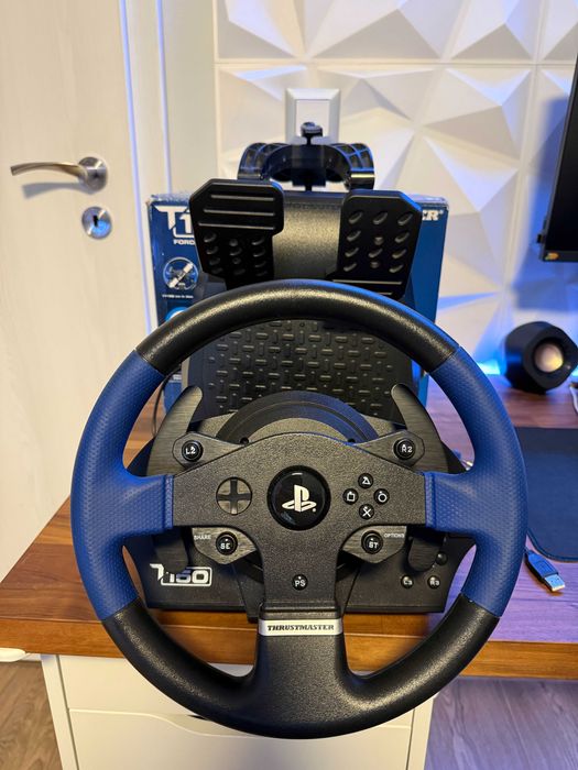 Волан Thrustmaster T150 + педали Thrustmaster T-LCM за PC/PS3/PS4/PS5