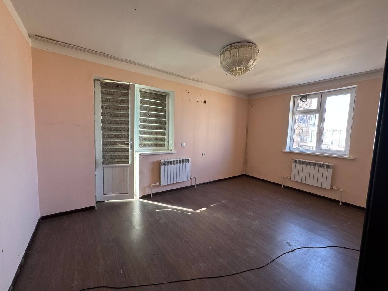 3 xonali kvartira sotiladi Nurafshonda