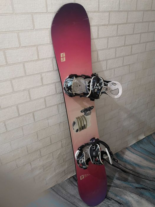 Сноуборд Forum 148см с креплениями