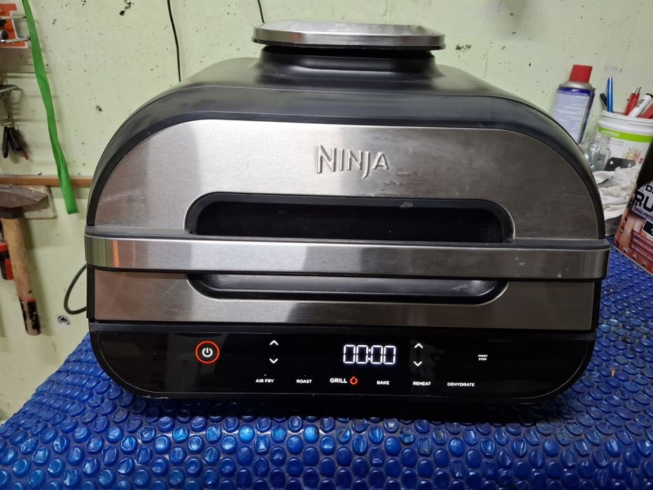 Grătar de interior și airfryer cu 6 funcții
