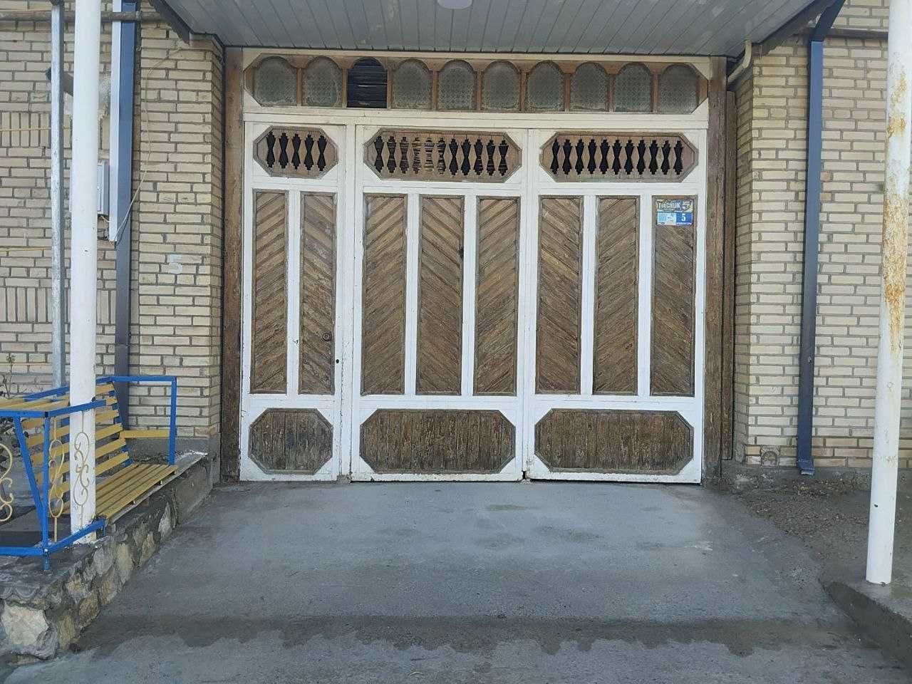 Darvoza sotiladi kelishilgan narxda