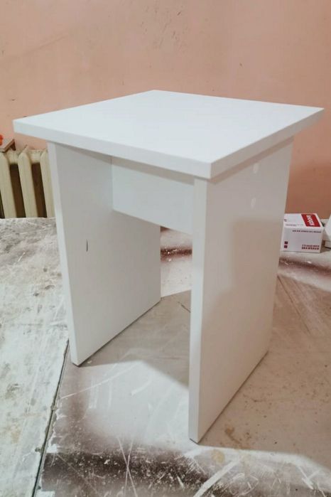 Стулья (табуретки)