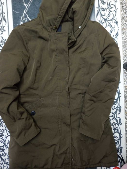 Дамско зимно яке с качулка