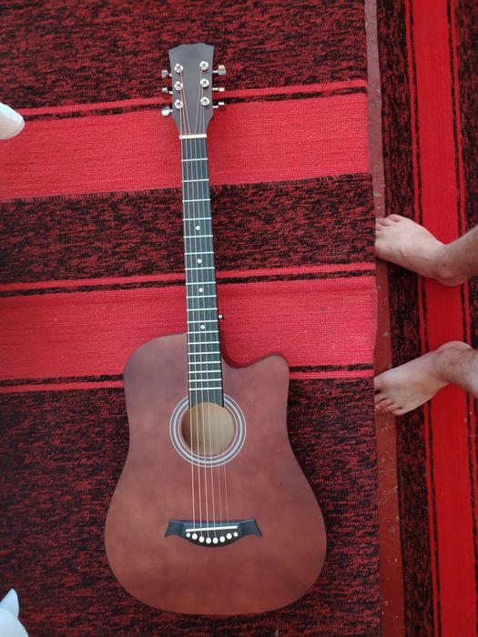 40 dyumli Akustik gitara. Mustaxkam mis sim Tg: kuchukcga #Apocalypsee