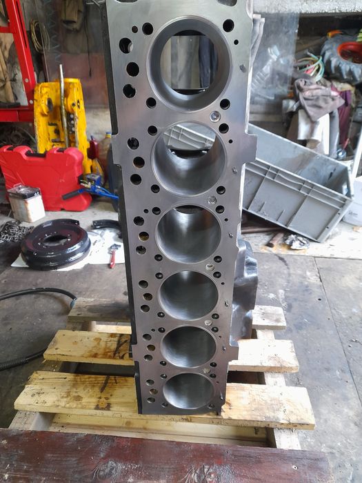 Man basculabil 7.5 tone