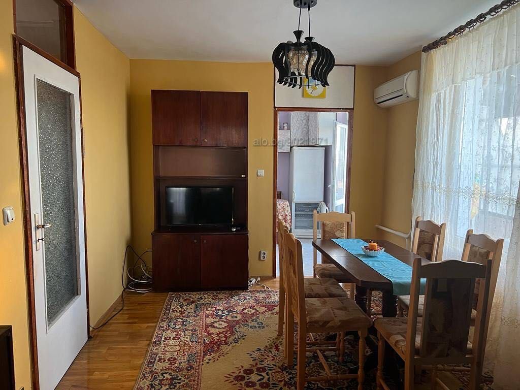 Продаваме апартамент без брокер - Шумен добруджанския 96кв. чиста площ