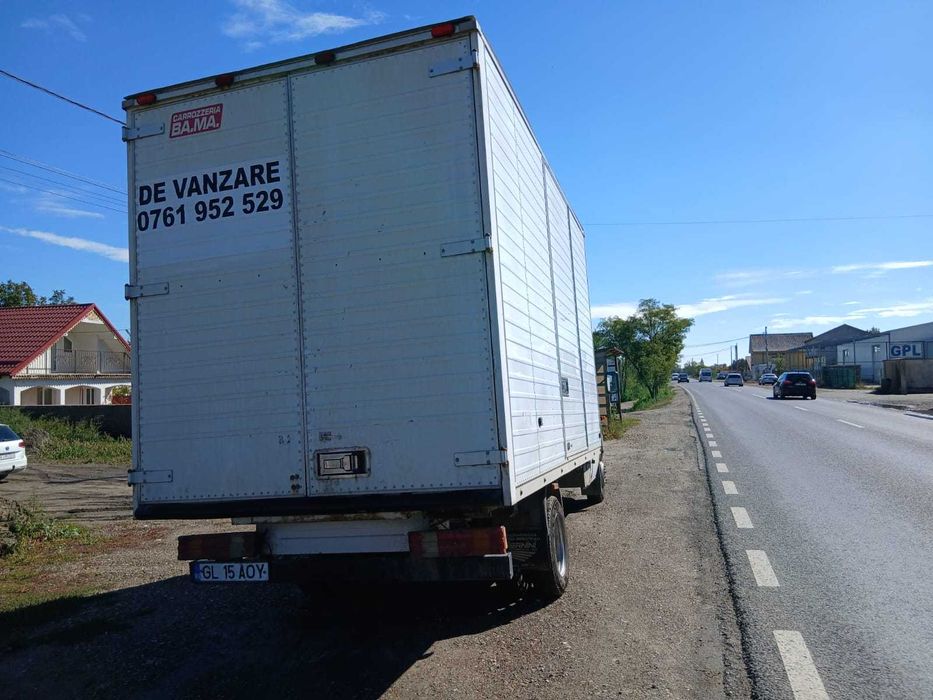 Vând Mercedes Benz 416 motor 2800 an 2004